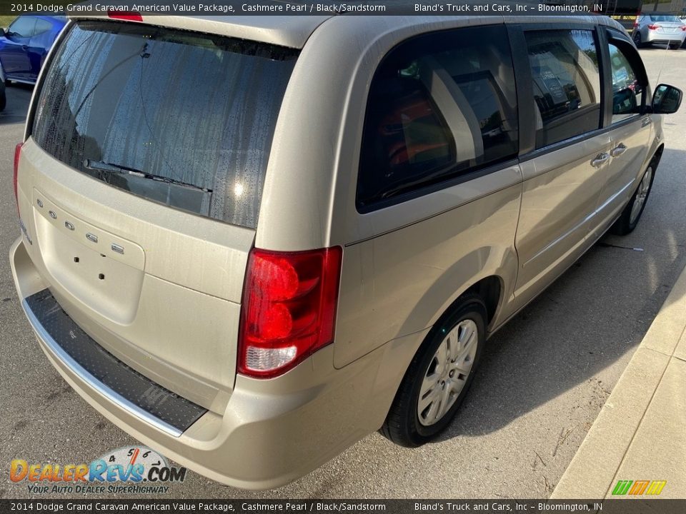 2014 Dodge Grand Caravan American Value Package Cashmere Pearl / Black/Sandstorm Photo #5