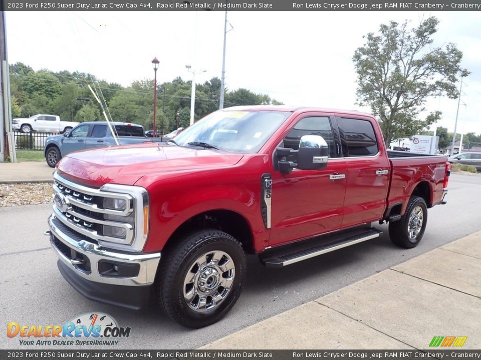 Front 3/4 View of 2023 Ford F250 Super Duty Lariat Crew Cab 4x4 Photo #4