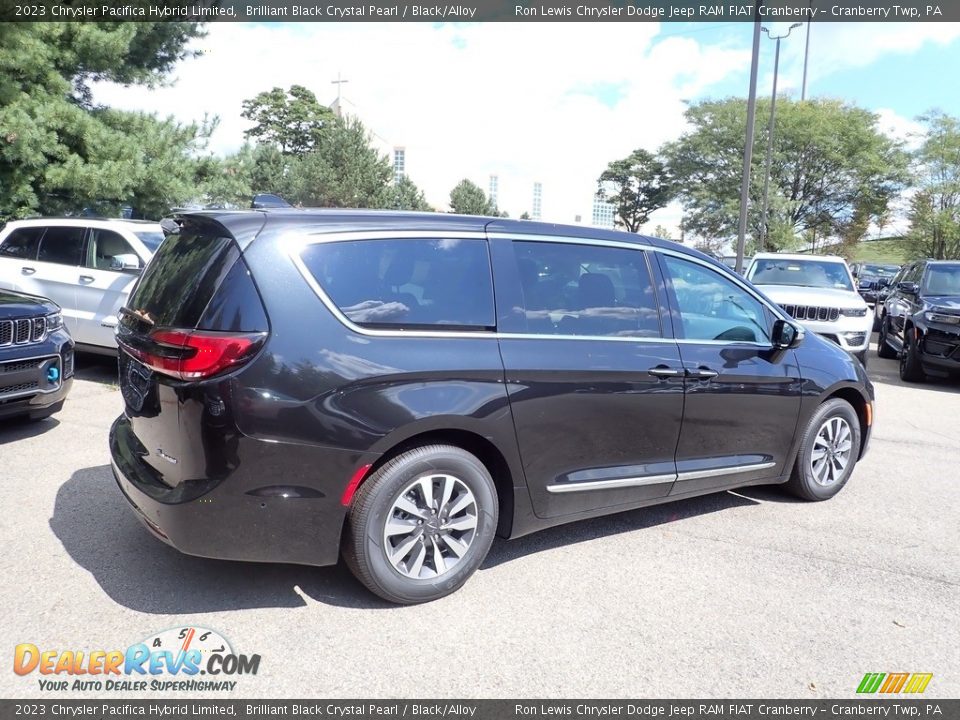 2023 Chrysler Pacifica Hybrid Limited Brilliant Black Crystal Pearl / Black/Alloy Photo #5