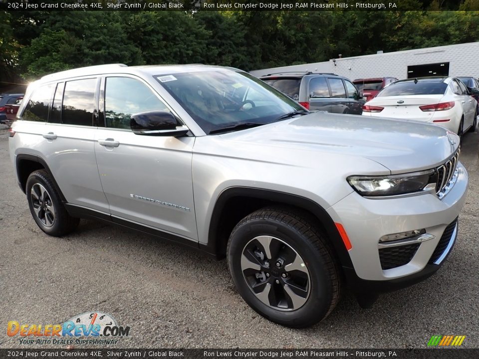 Front 3/4 View of 2024 Jeep Grand Cherokee 4XE Photo #8