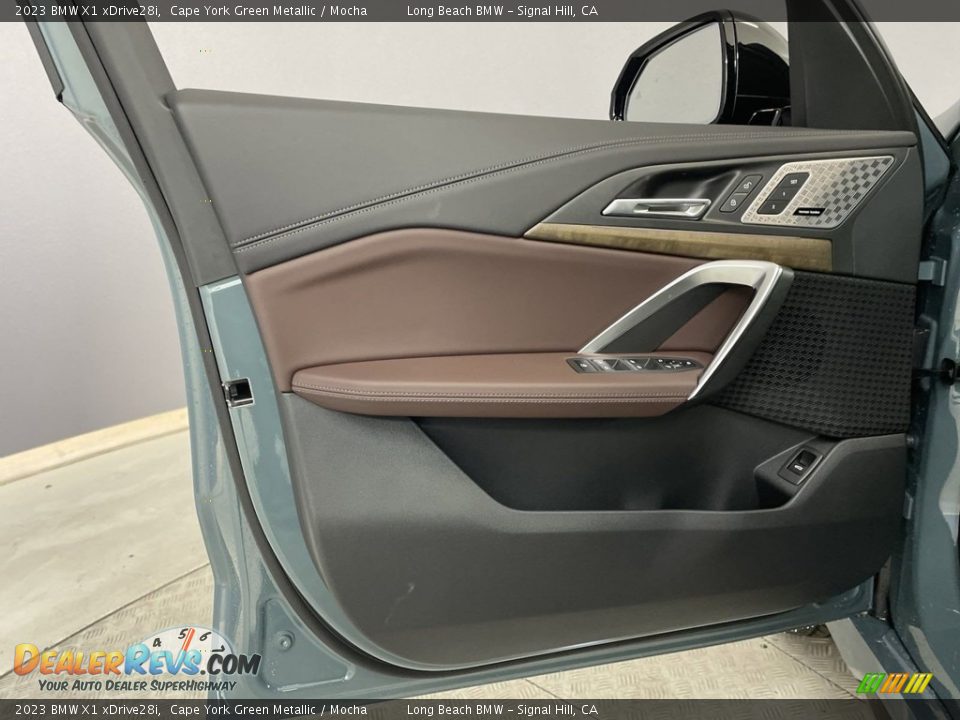 Door Panel of 2023 BMW X1 xDrive28i Photo #10