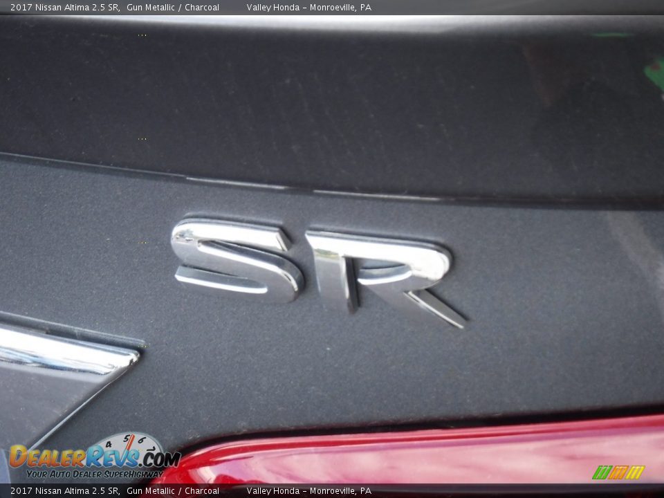 2017 Nissan Altima 2.5 SR Gun Metallic / Charcoal Photo #6