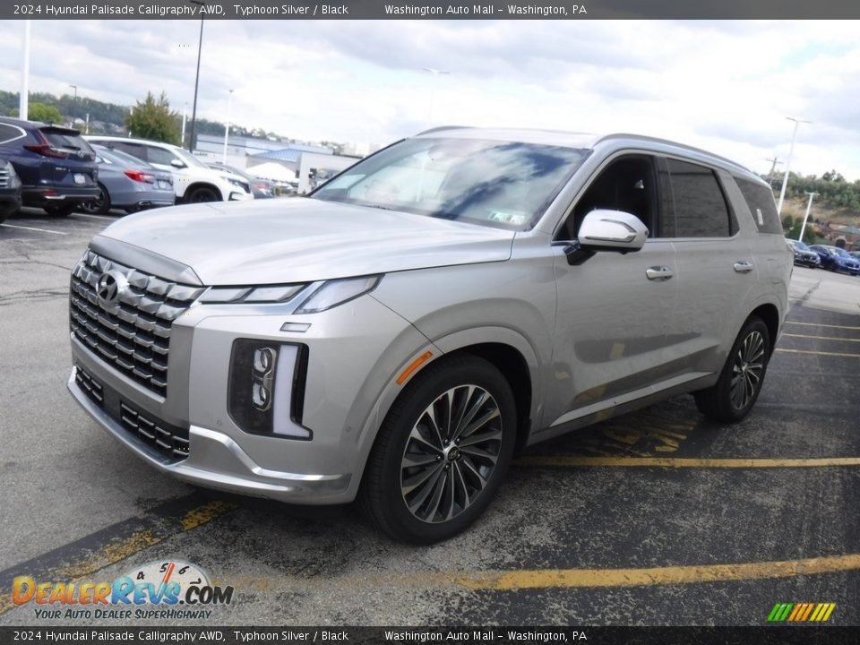 Typhoon Silver 2024 Hyundai Palisade Calligraphy AWD Photo #6