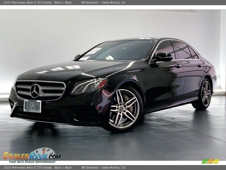 Front 3/4 View of 2020 Mercedes-Benz E 350 Sedan Photo #12