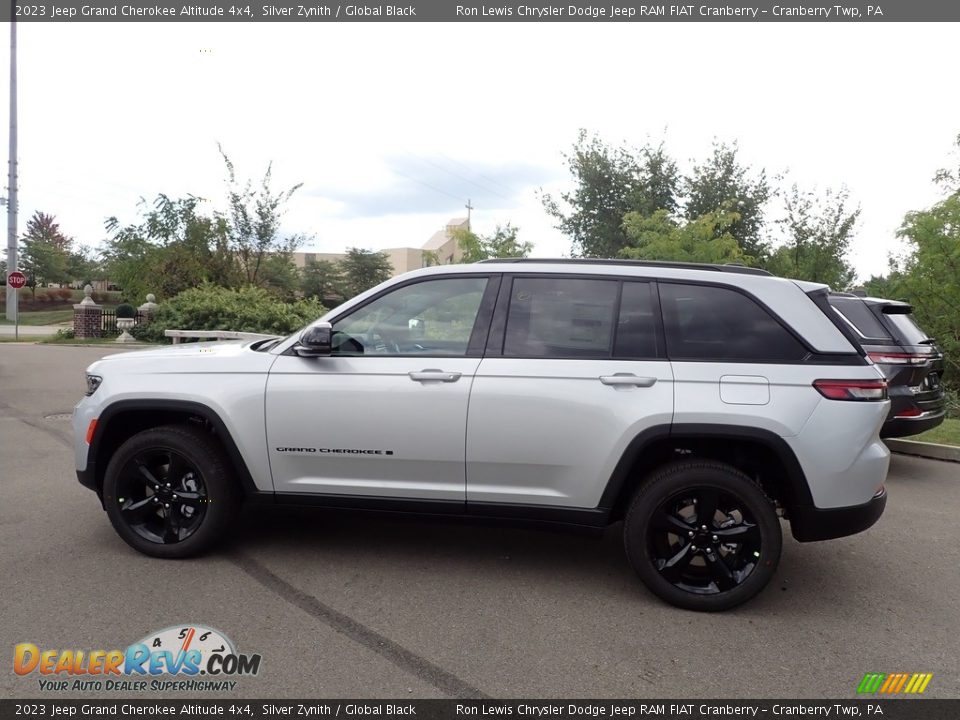 2023 Jeep Grand Cherokee Altitude 4x4 Silver Zynith / Global Black Photo #2