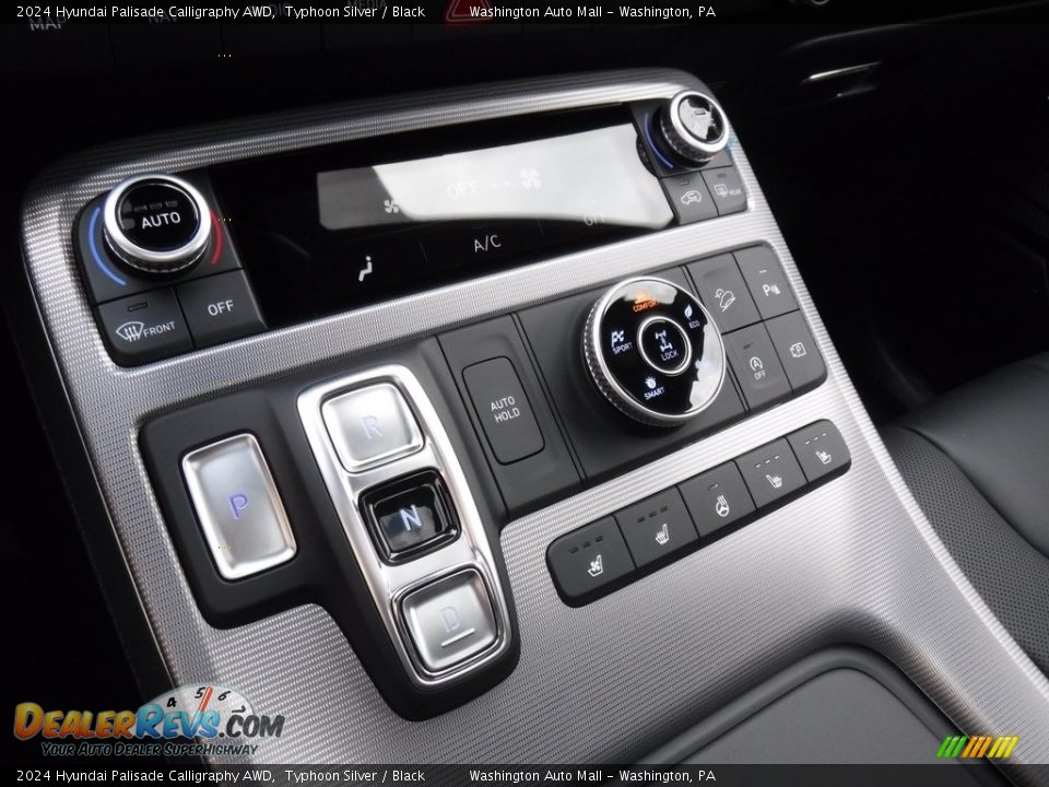 Controls of 2024 Hyundai Palisade Calligraphy AWD Photo #18