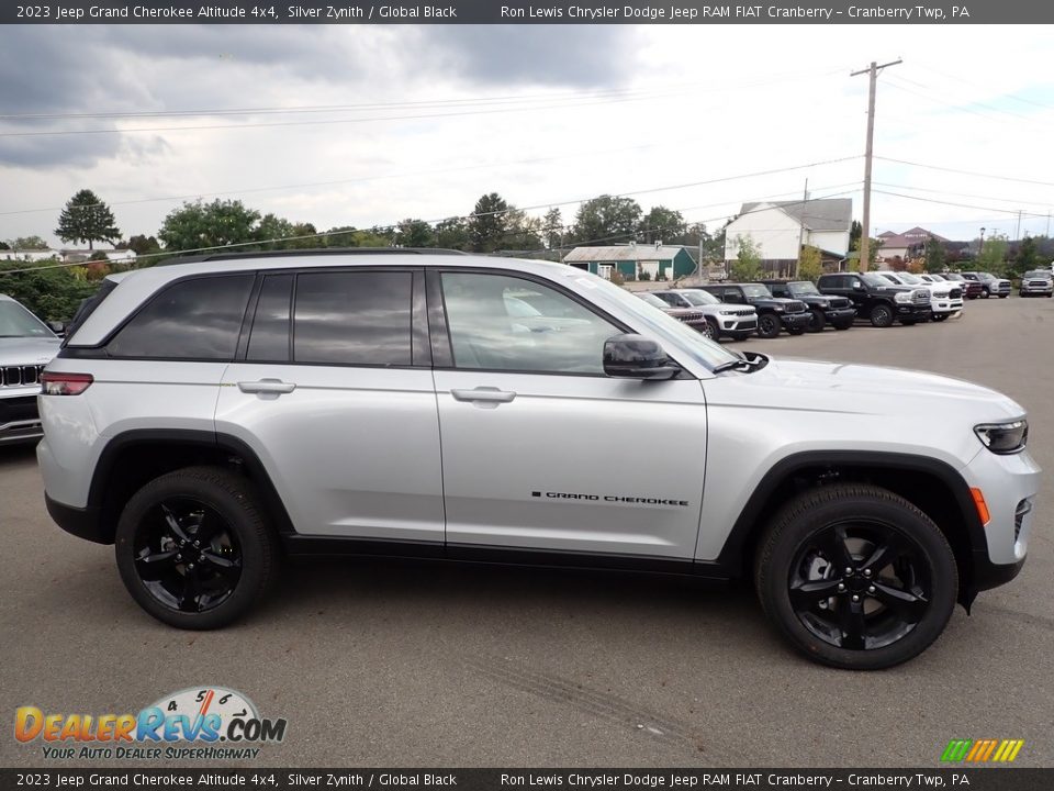 2023 Jeep Grand Cherokee Altitude 4x4 Silver Zynith / Global Black Photo #6