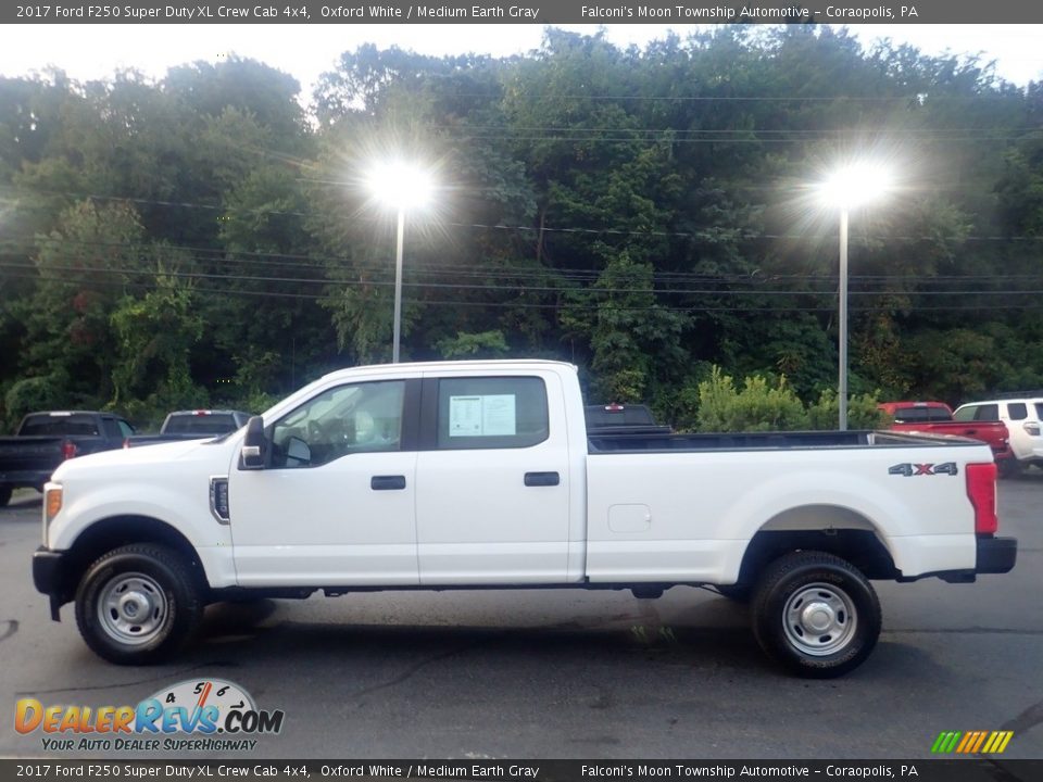 2017 Ford F250 Super Duty XL Crew Cab 4x4 Oxford White / Medium Earth Gray Photo #6