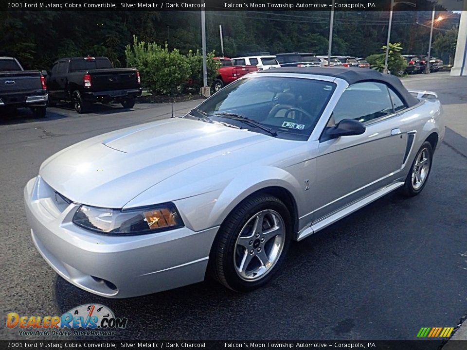 Front 3/4 View of 2001 Ford Mustang Cobra Convertible Photo #4