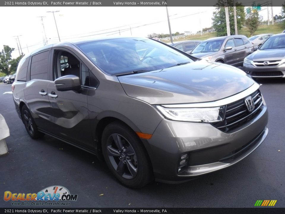 Front 3/4 View of 2021 Honda Odyssey EX Photo #3