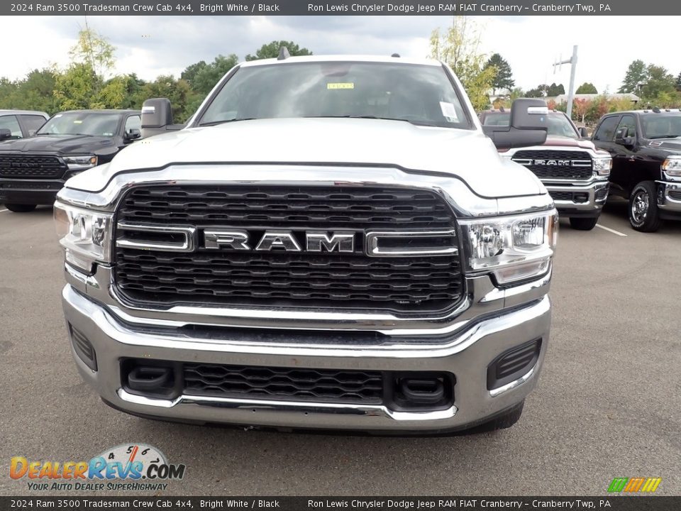 2024 Ram 3500 Tradesman Crew Cab 4x4 Bright White / Black Photo #8