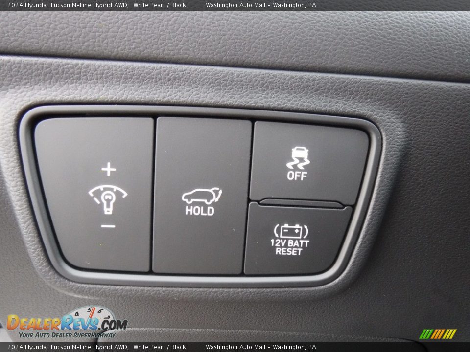 Controls of 2024 Hyundai Tucson N-Line Hybrid AWD Photo #17
