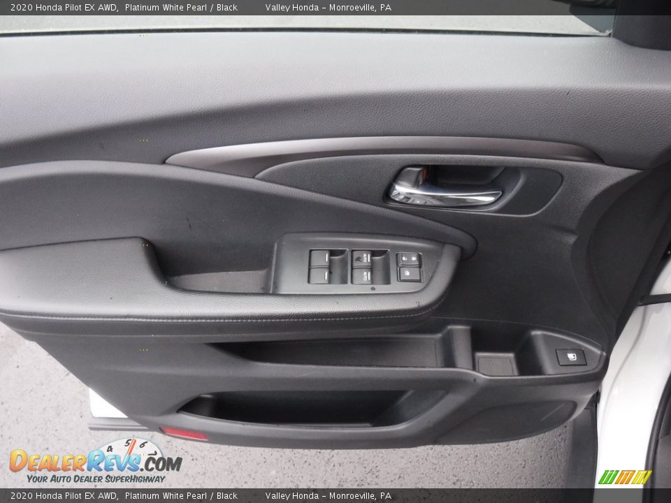 Door Panel of 2020 Honda Pilot EX AWD Photo #7
