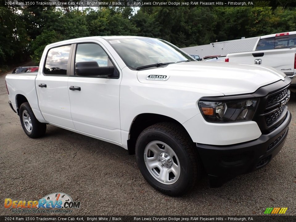 Front 3/4 View of 2024 Ram 1500 Tradesman Crew Cab 4x4 Photo #9