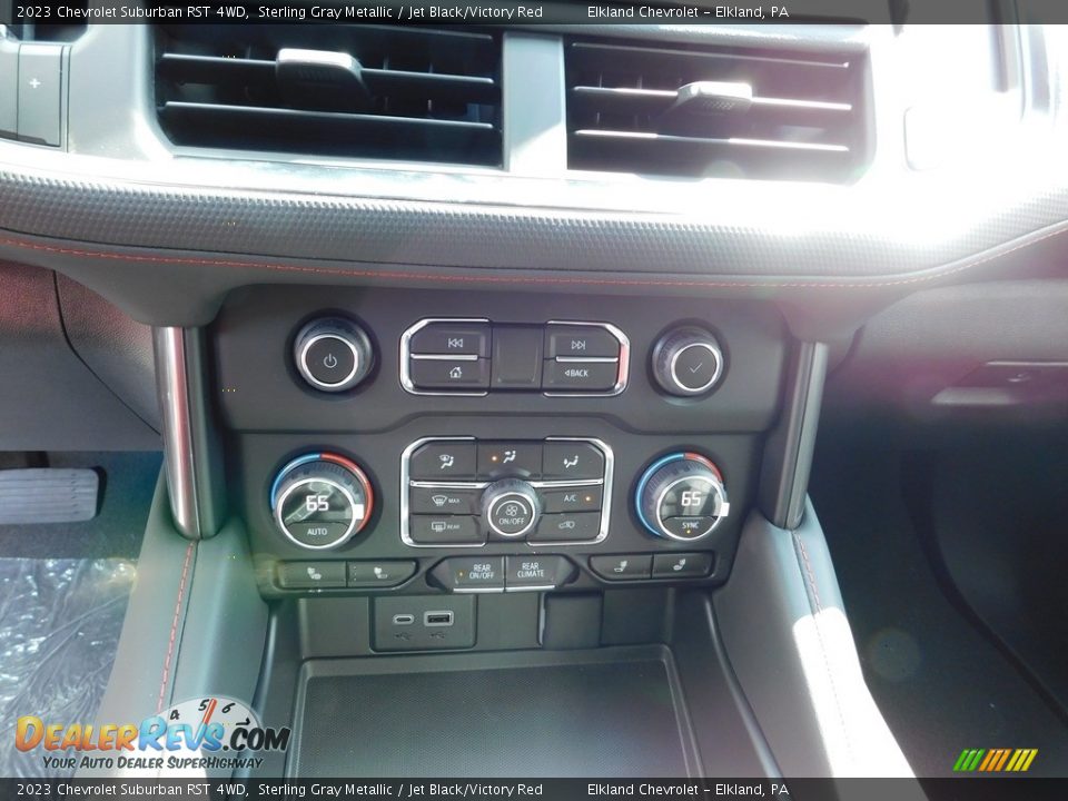 Controls of 2023 Chevrolet Suburban RST 4WD Photo #30