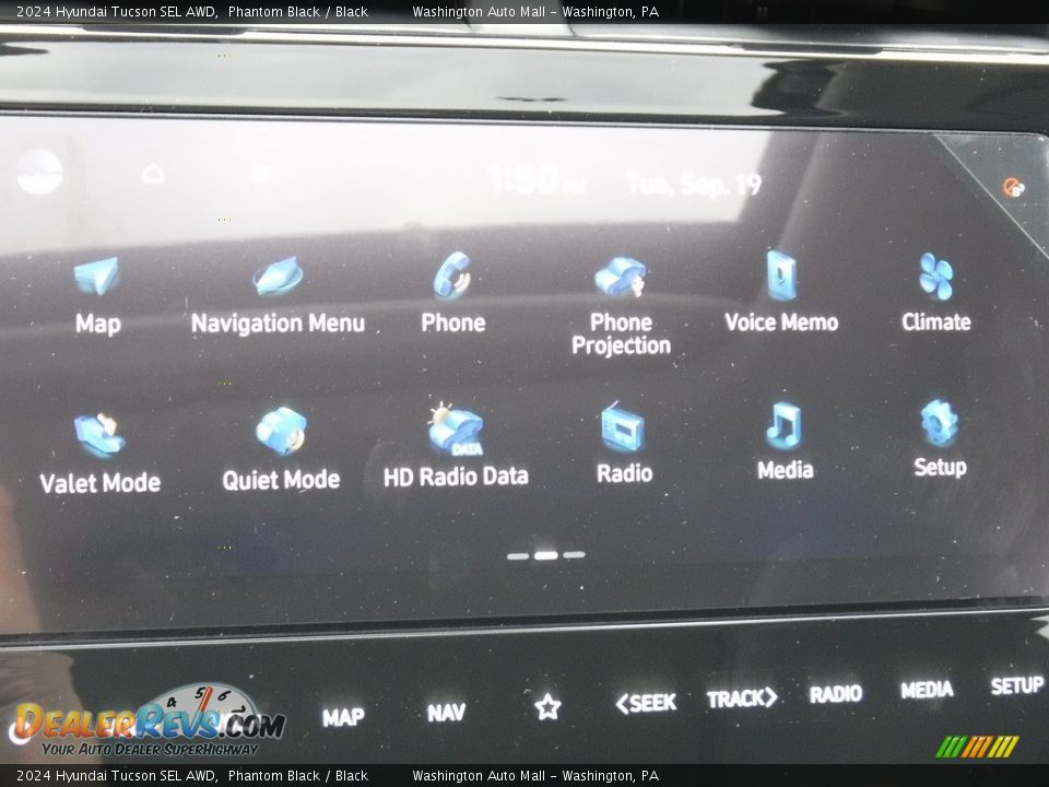 Controls of 2024 Hyundai Tucson SEL AWD Photo #20