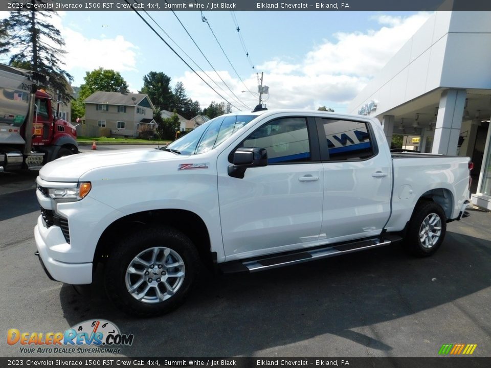 Front 3/4 View of 2023 Chevrolet Silverado 1500 RST Crew Cab 4x4 Photo #9