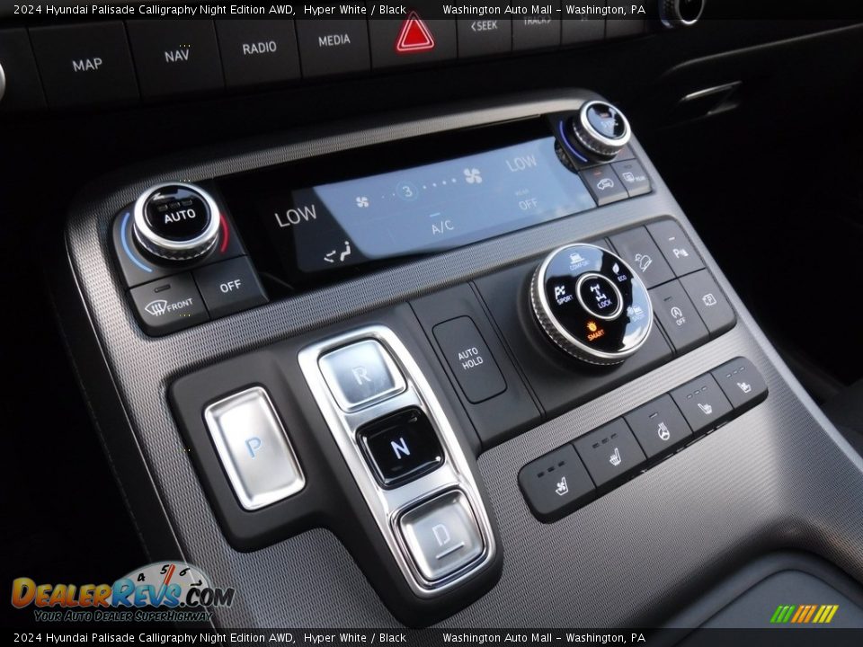 Controls of 2024 Hyundai Palisade Calligraphy Night Edition AWD Photo #17