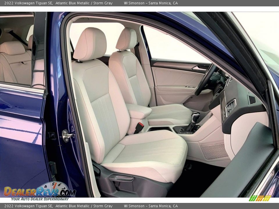 Front Seat of 2022 Volkswagen Tiguan SE Photo #5