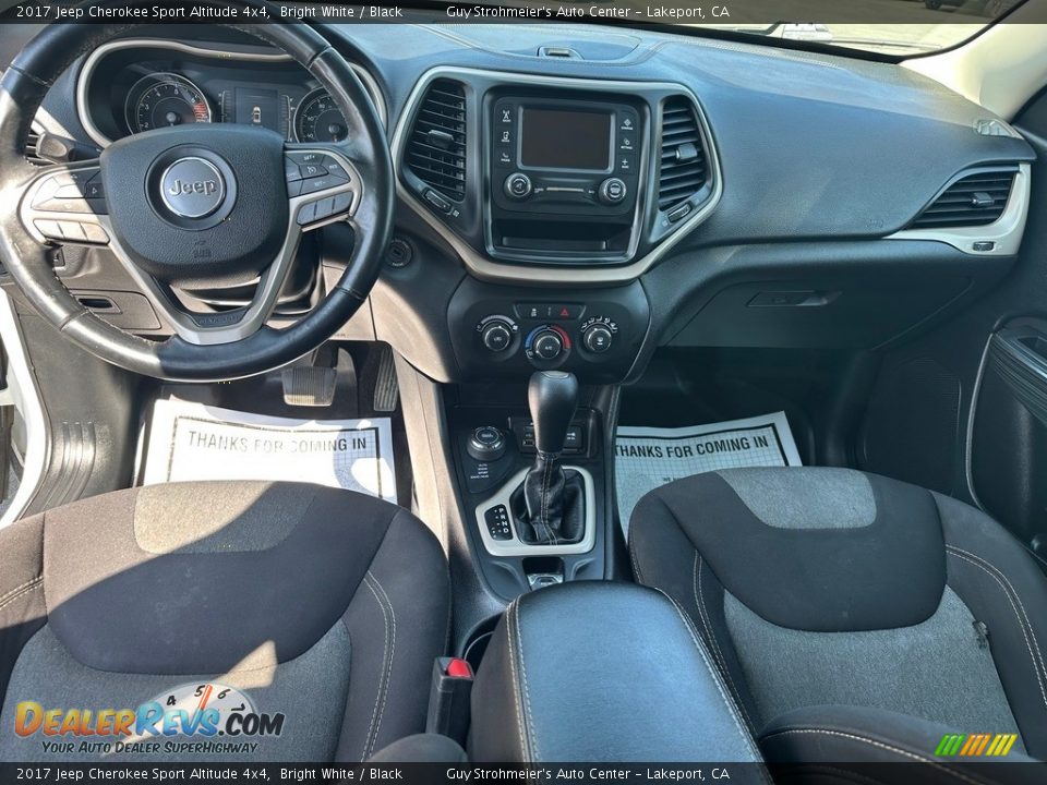 2017 Jeep Cherokee Sport Altitude 4x4 Bright White / Black Photo #11