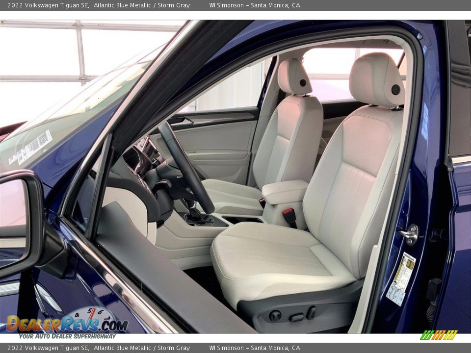 Front Seat of 2022 Volkswagen Tiguan SE Photo #17