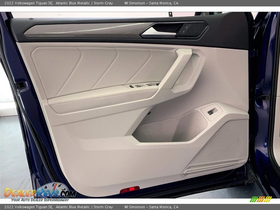 Door Panel of 2022 Volkswagen Tiguan SE Photo #24