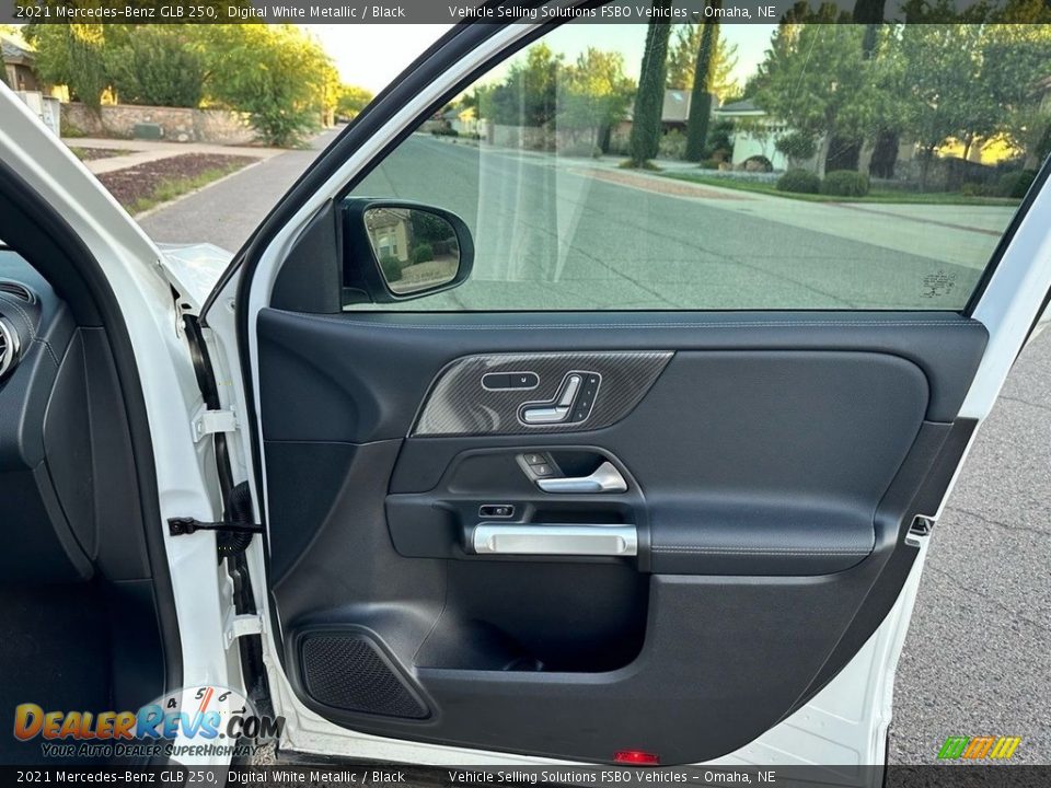 Door Panel of 2021 Mercedes-Benz GLB 250 Photo #19