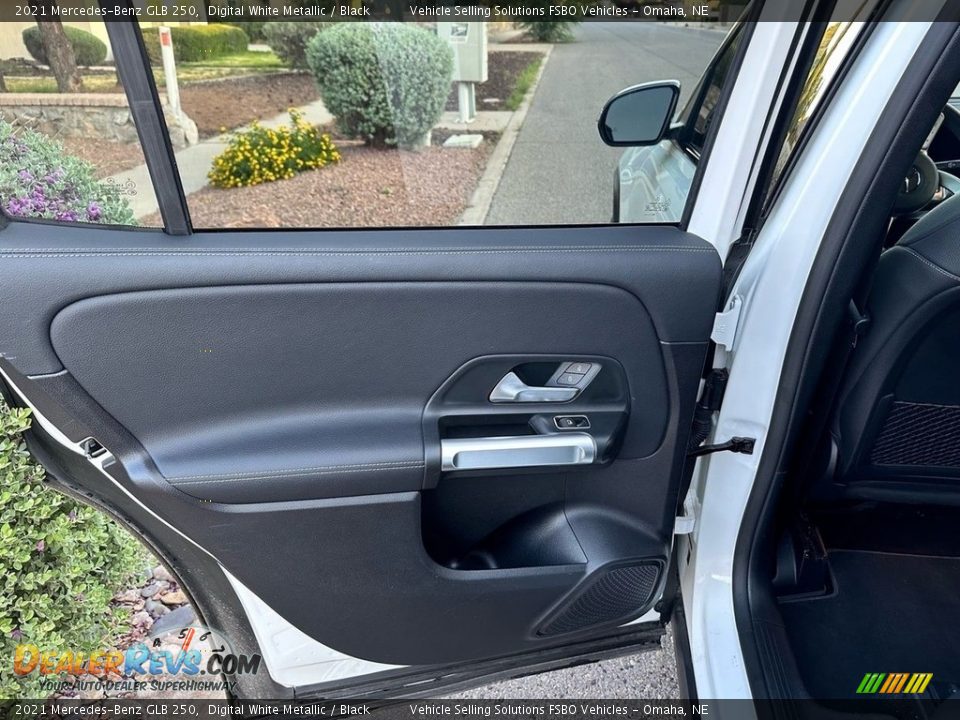 Door Panel of 2021 Mercedes-Benz GLB 250 Photo #27