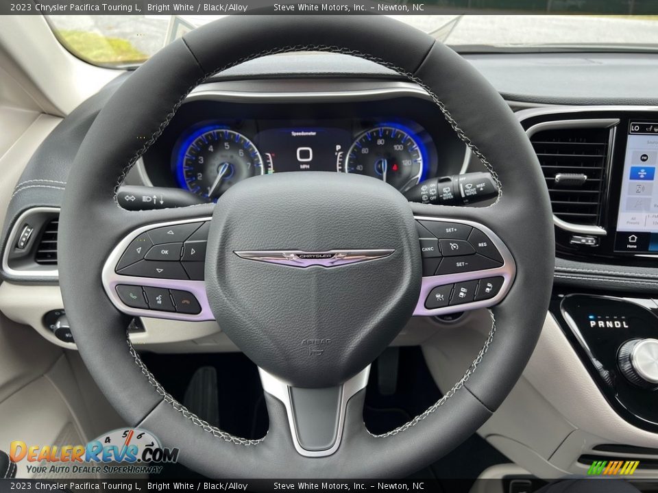 2023 Chrysler Pacifica Touring L Steering Wheel Photo #19