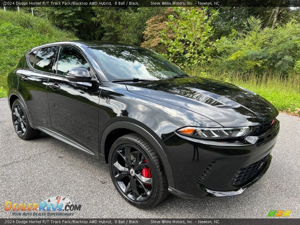 Front 3/4 View of 2024 Dodge Hornet R/T Track Pack/Blacktop AWD Hybrid Photo #4