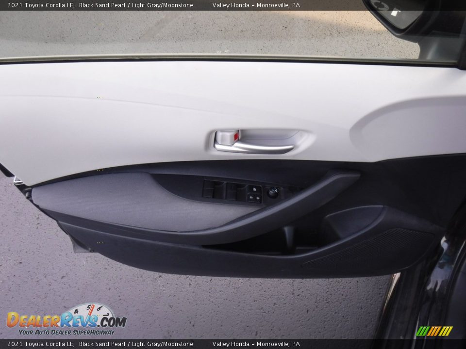 Door Panel of 2021 Toyota Corolla LE Photo #11