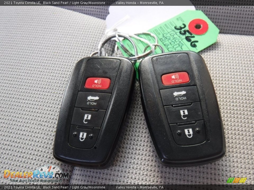 Keys of 2021 Toyota Corolla LE Photo #29