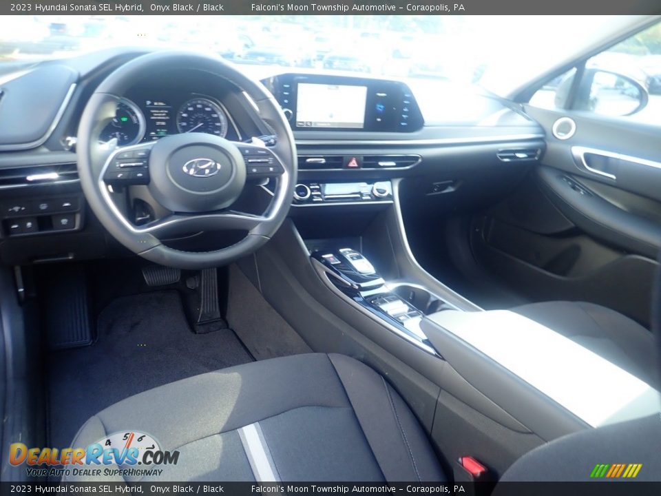 Front Seat of 2023 Hyundai Sonata SEL Hybrid Photo #12