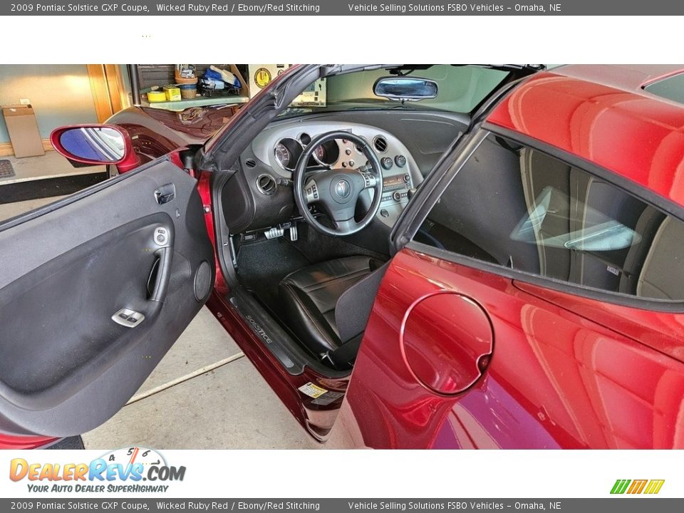 2009 Pontiac Solstice GXP Coupe Wicked Ruby Red / Ebony/Red Stitching Photo #4