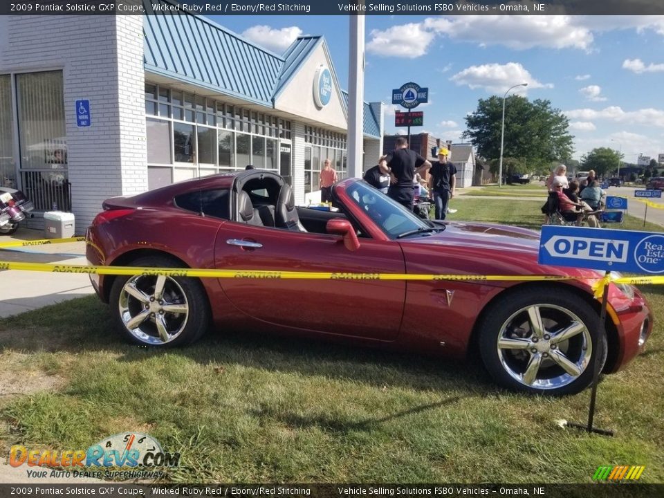 2009 Pontiac Solstice GXP Coupe Wicked Ruby Red / Ebony/Red Stitching Photo #10