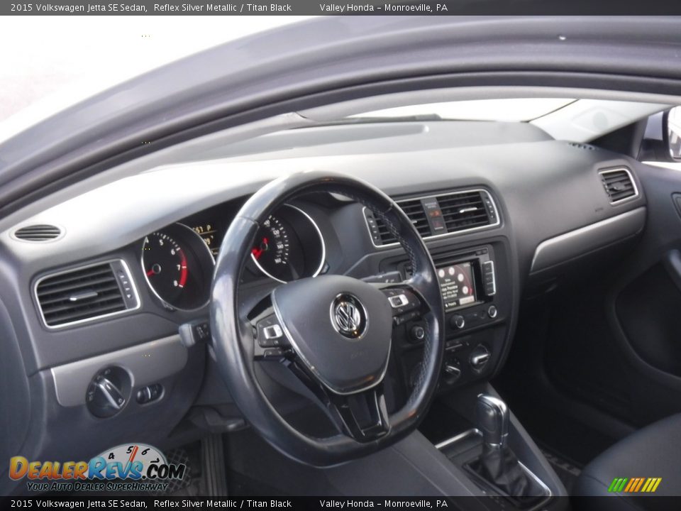 Dashboard of 2015 Volkswagen Jetta SE Sedan Photo #9