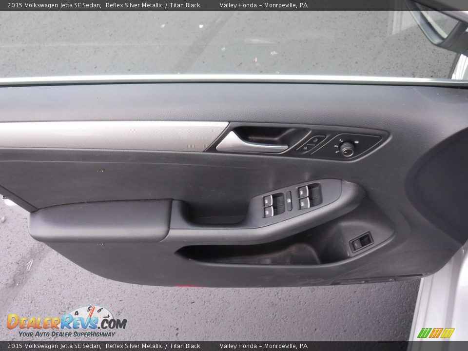 Door Panel of 2015 Volkswagen Jetta SE Sedan Photo #10