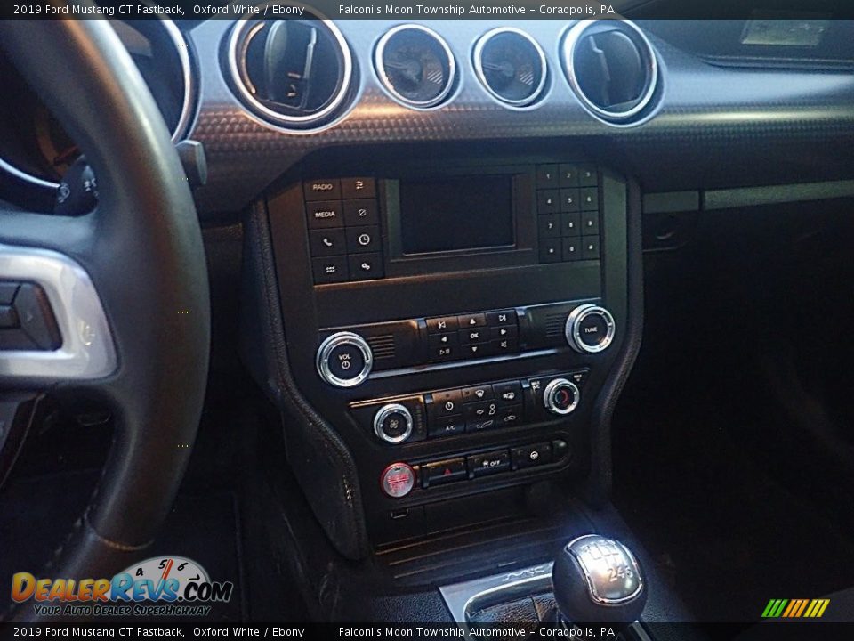 Controls of 2019 Ford Mustang GT Fastback Photo #25
