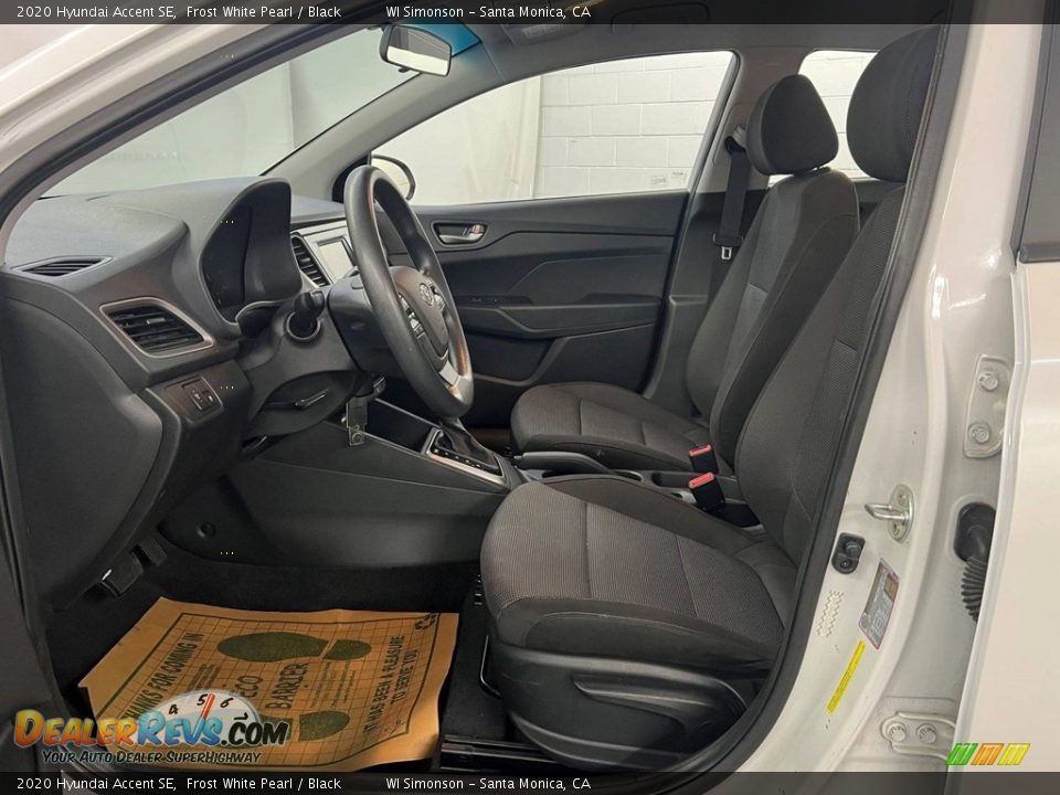 Front Seat of 2020 Hyundai Accent SE Photo #14