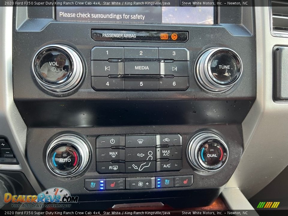Controls of 2020 Ford F350 Super Duty King Ranch Crew Cab 4x4 Photo #29