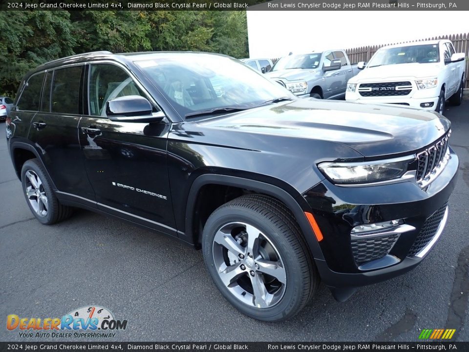 Front 3/4 View of 2024 Jeep Grand Cherokee Limited 4x4 Photo #8