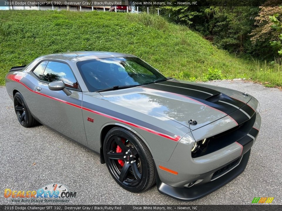 Front 3/4 View of 2018 Dodge Challenger SRT 392 Photo #5