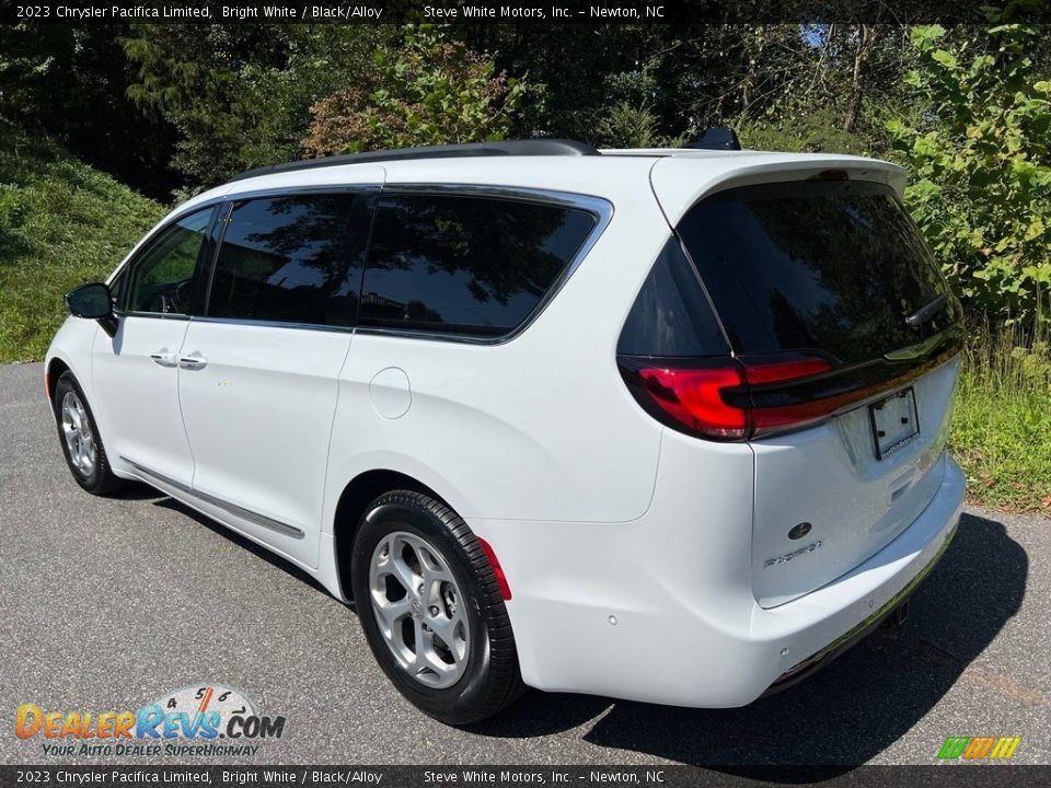 2023 Chrysler Pacifica Limited Bright White / Black/Alloy Photo #8