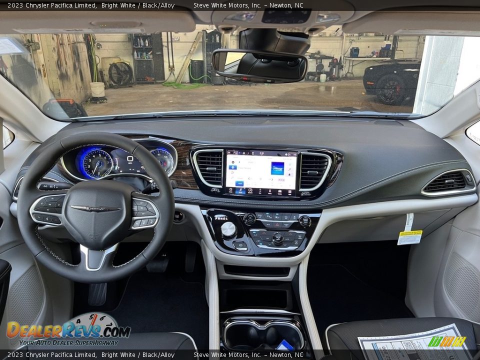Dashboard of 2023 Chrysler Pacifica Limited Photo #10