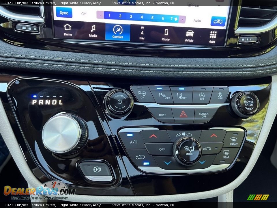 2023 Chrysler Pacifica Limited Bright White / Black/Alloy Photo #28