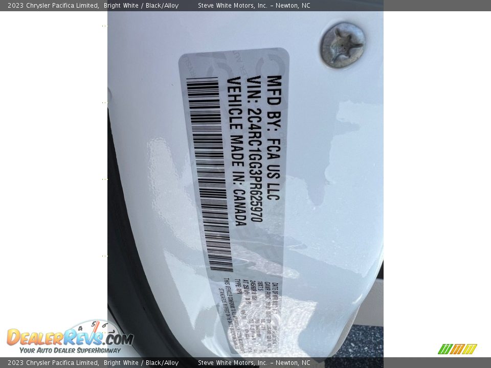 2023 Chrysler Pacifica Limited Bright White / Black/Alloy Photo #36