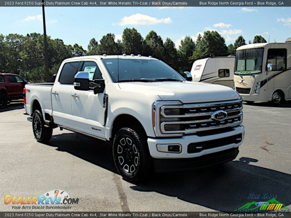 Front 3/4 View of 2023 Ford F250 Super Duty Platinum Crew Cab 4x4 Photo #7