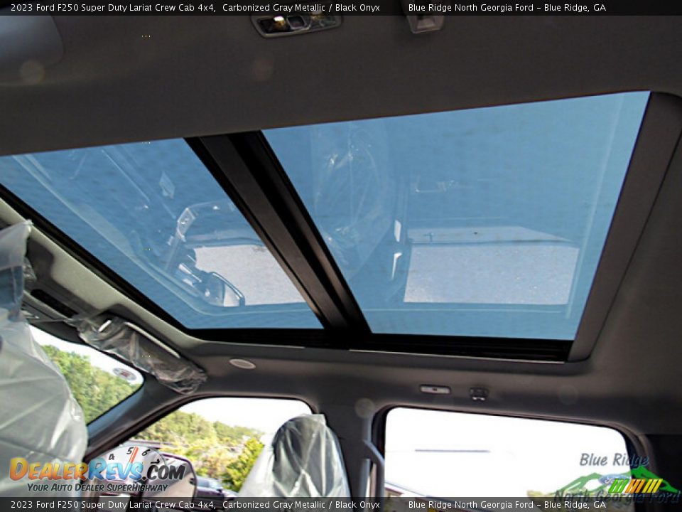 Sunroof of 2023 Ford F250 Super Duty Lariat Crew Cab 4x4 Photo #25