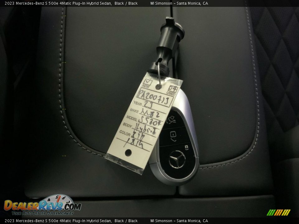Keys of 2023 Mercedes-Benz S 500e 4Matic Plug-In Hybrid Sedan Photo #15