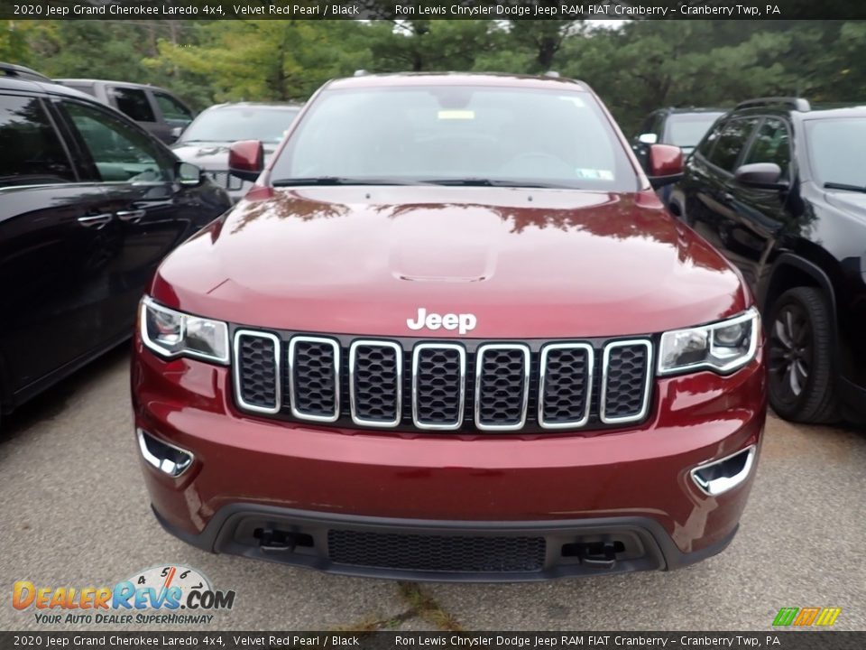 2020 Jeep Grand Cherokee Laredo 4x4 Velvet Red Pearl / Black Photo #2